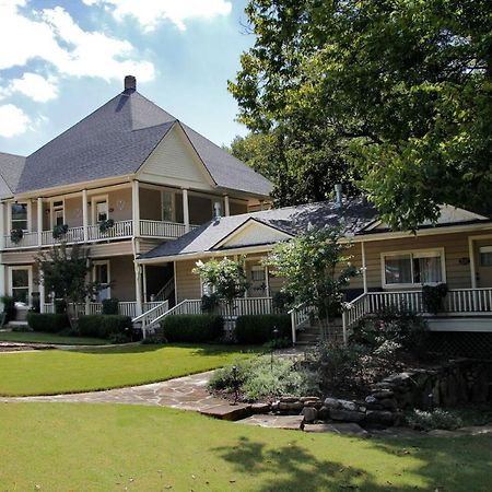 Heartstone Inn Eureka Springs Exterior photo