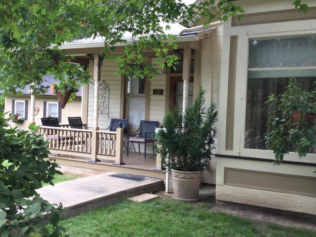 Heartstone Inn Eureka Springs Exterior photo