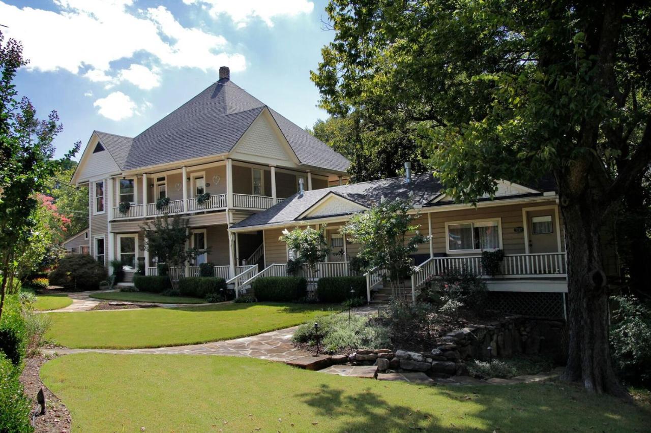 Heartstone Inn Eureka Springs Exterior photo